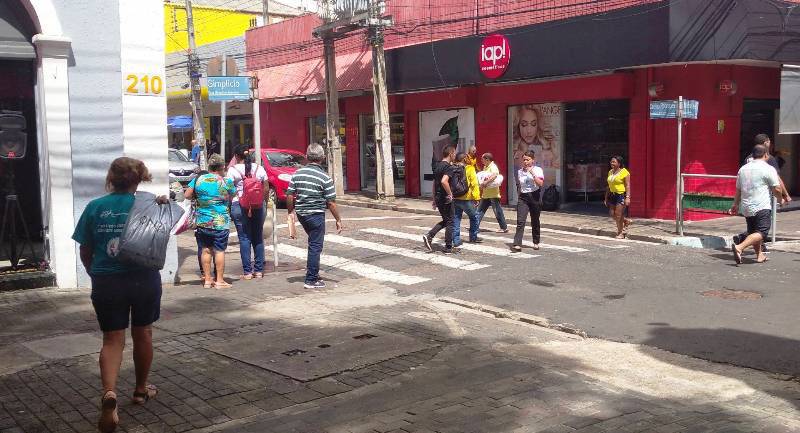 Deputado quer proibir instalações ‘antipobres’ em espaços públicos no Piauí